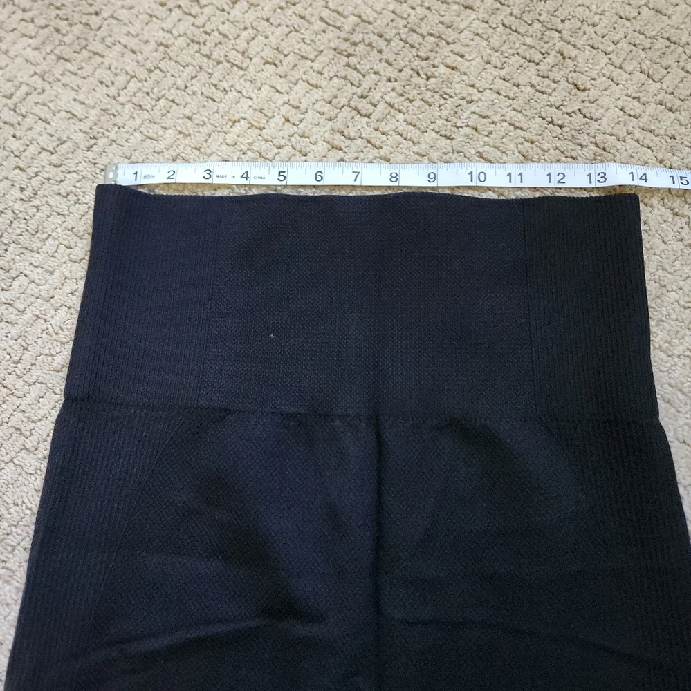 Gymshark Black Ribbed Legging - Picture 3 of 4